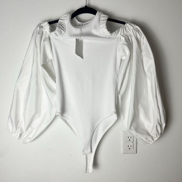 NWT Zara White Cold Shoulder Puff Sleeve Bodysuit Medium - Picture 1 of 9